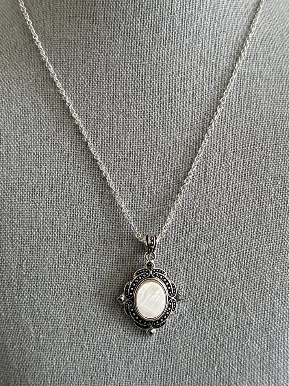 NWT Lovely Mother of Pearl & Marcasite Stone Pendant Necklace Silver Tone Cha